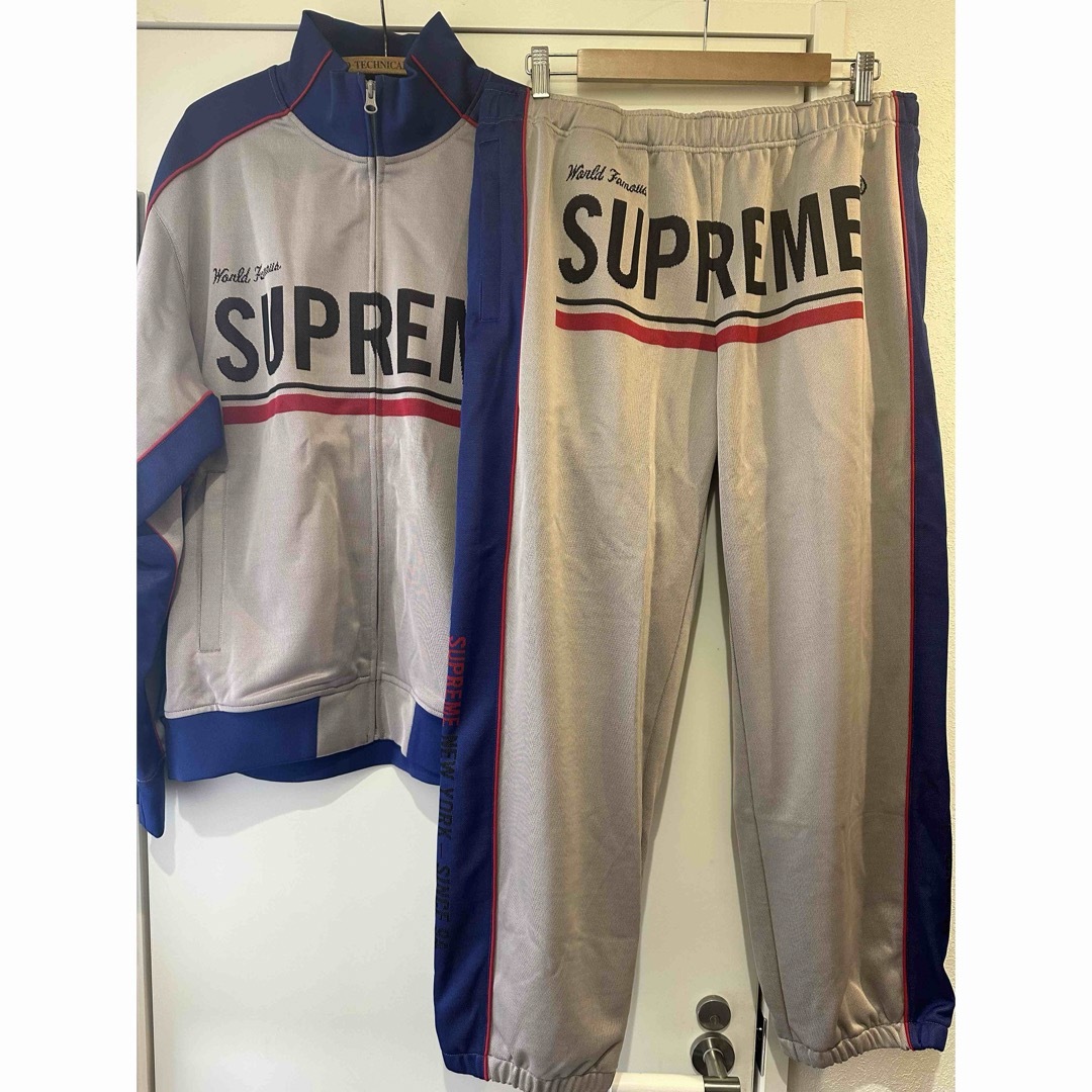 Supreme(シュプリーム)の新品 supreme world famous track jacket メンズのトップス(ジャージ)の商品写真