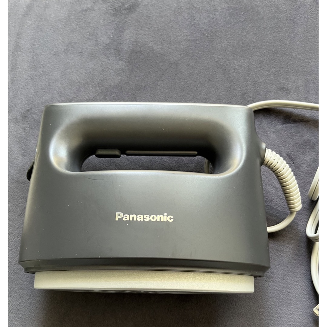 Panasonic(パナソニック)のPanasonic 衣類スチーマー NI-CFS770-H スマホ/家電/カメラの生活家電(アイロン)の商品写真