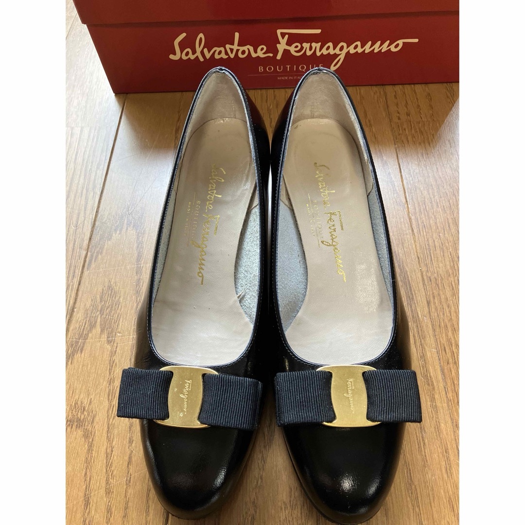 Salvatore Ferragamo(サルヴァトーレフェラガモ)のフェラガモ　パンプス　【匿名配送】 レディースの靴/シューズ(ハイヒール/パンプス)の商品写真