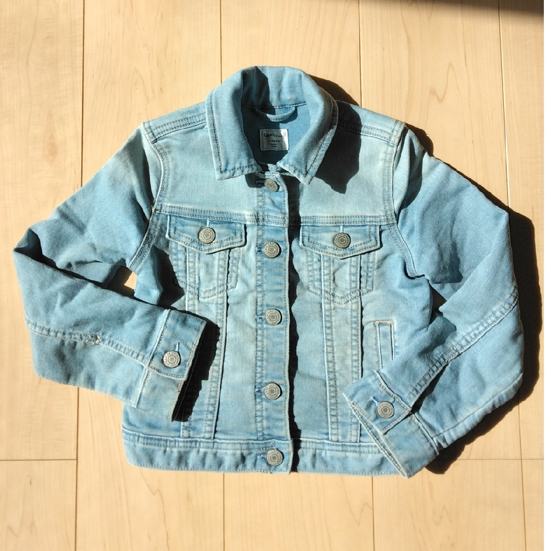 GAP Kids(ギャップキッズ)のGAP　デニムジャケット キッズ/ベビー/マタニティのキッズ服女の子用(90cm~)(ジャケット/上着)の商品写真