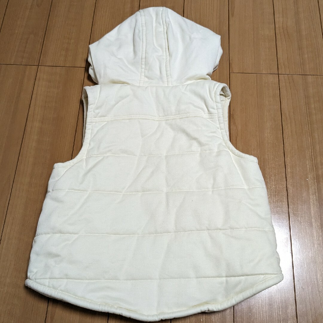 BREEZE(ブリーズ)の【新品】BREEZE ダウン　ベスト　ホワイト　キッズ　120cm キッズ/ベビー/マタニティのキッズ服男の子用(90cm~)(ジャケット/上着)の商品写真