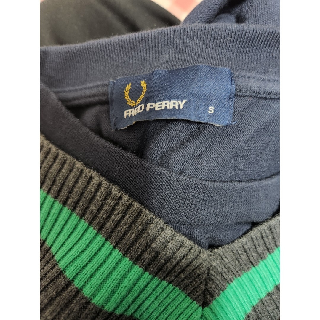 FRED PERRY(フレッドペリー)のFRED PERRY　フレッドペリー　Tシャツ　S メンズのトップス(Tシャツ/カットソー(半袖/袖なし))の商品写真