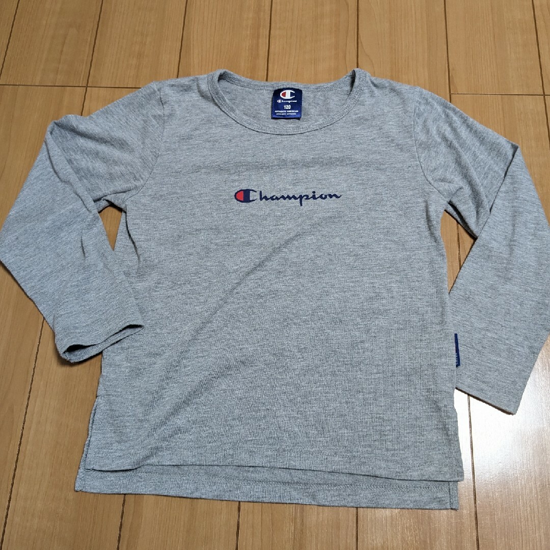 Champion(チャンピオン)のChampion　ロンＴ 120cm キッズ　ガール キッズ/ベビー/マタニティのキッズ服女の子用(90cm~)(Tシャツ/カットソー)の商品写真