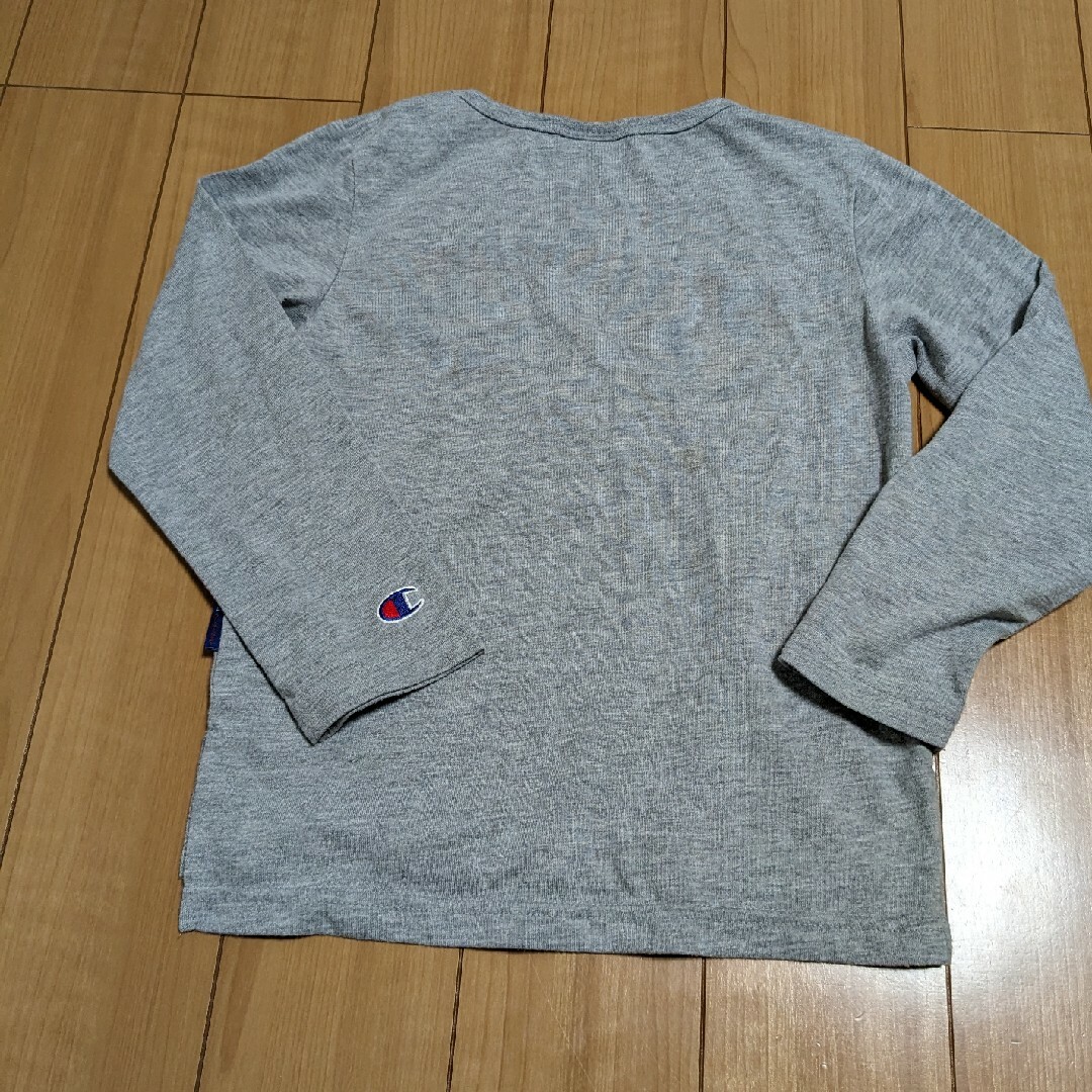 Champion(チャンピオン)のChampion　ロンＴ 120cm キッズ　ガール キッズ/ベビー/マタニティのキッズ服女の子用(90cm~)(Tシャツ/カットソー)の商品写真