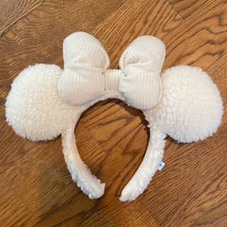 ディズニー(Disney)のディズニー リボン カチューシャ 【美品】ミニー 白 ホワイト(カチューシャ)