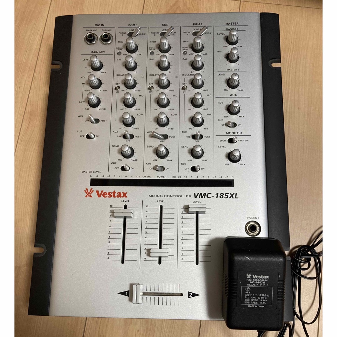 Vestax(ベスタクス)のVestax  VMC-185XL 純正　アダプター　AC-14-DM 付 楽器のDJ機器(DJミキサー)の商品写真