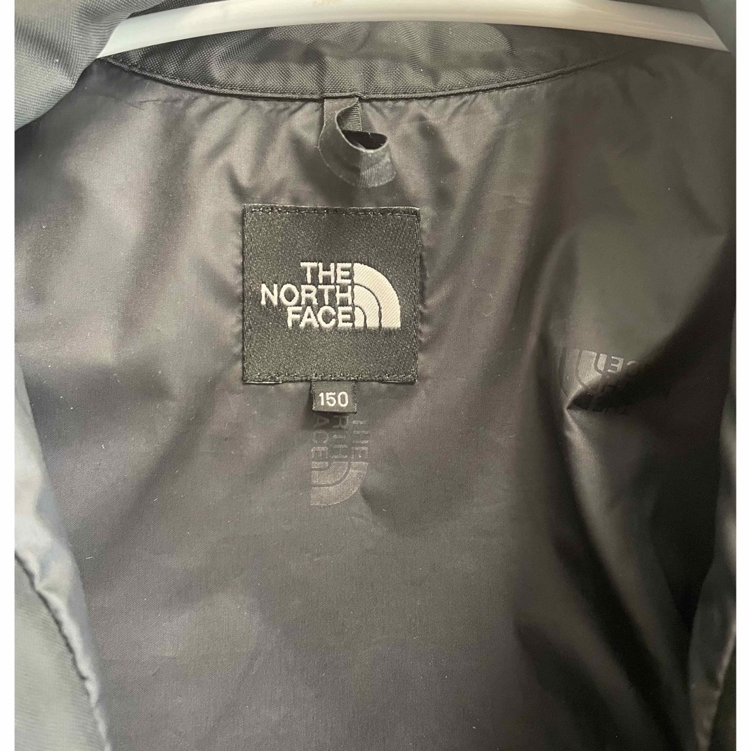 THE NORTH FACE(ザノースフェイス)のザ コーチジャケット 150 ブラック キッズ/ベビー/マタニティのキッズ服男の子用(90cm~)(ジャケット/上着)の商品写真