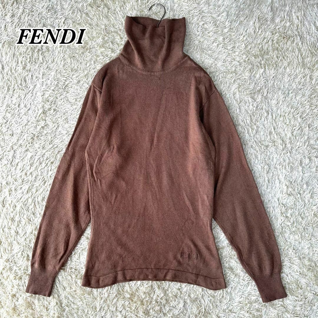 FENDI(フェンディ)のFENDI 刺繍 シルク カシミヤ 薄手 タートルネック ニット セーター 茶色 レディースのトップス(ニット/セーター)の商品写真