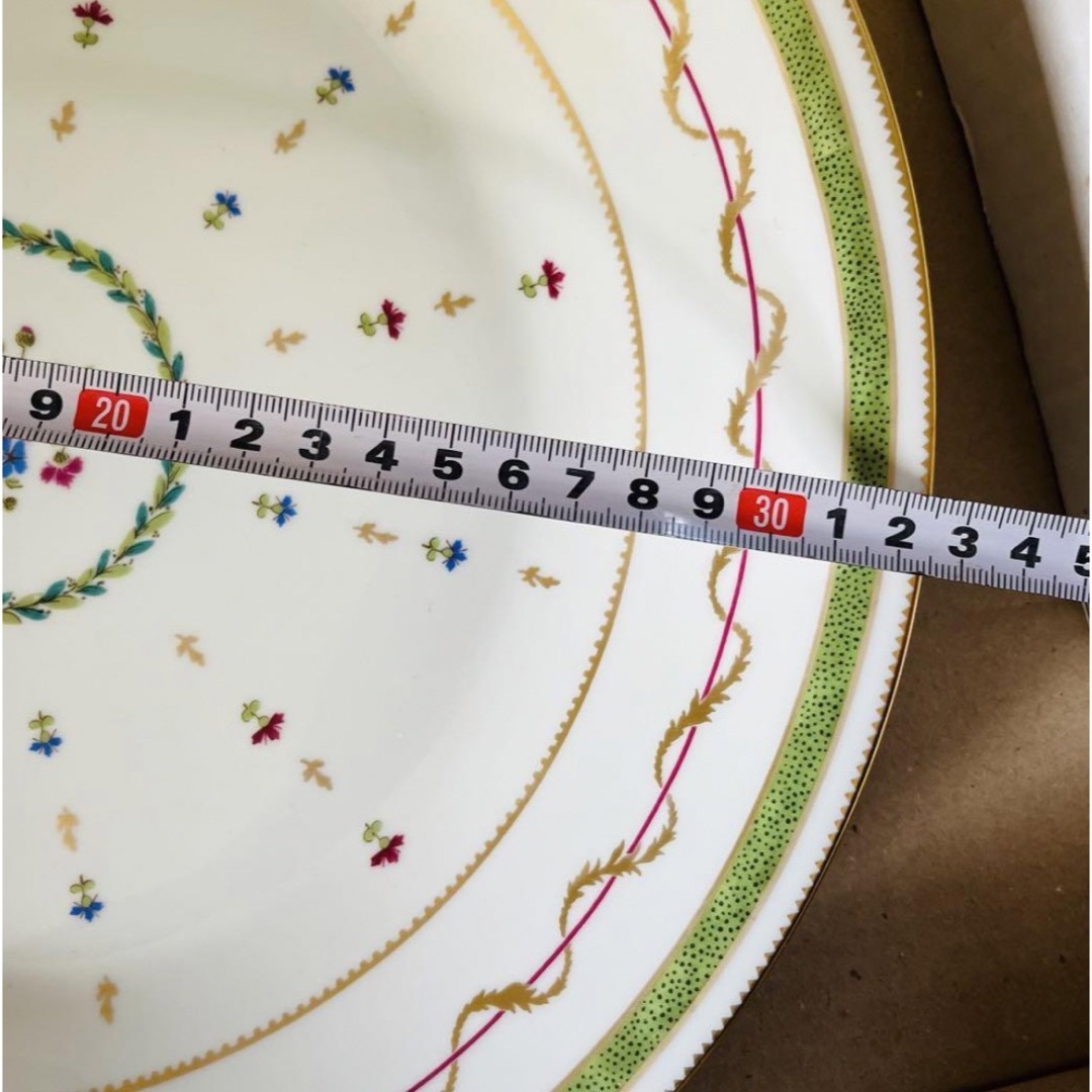 Haviland(アビランド)のアビランド　ヴューパリグリーン　大皿　トレイ　直径32.5cm インテリア/住まい/日用品のキッチン/食器(食器)の商品写真