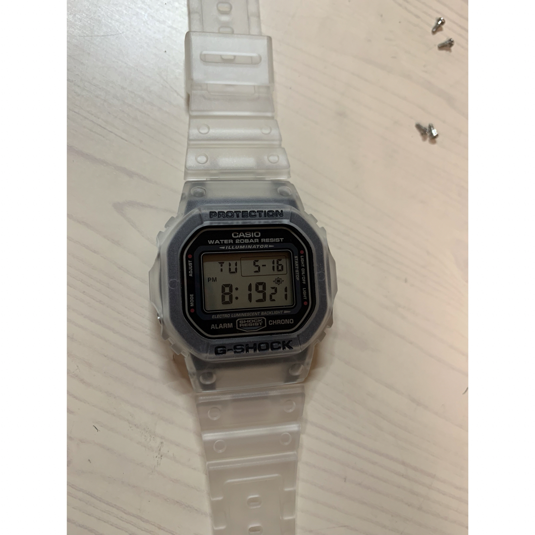 DW-5600系ベルベゼ　スケルトン　黒文字　墨入れ　クリア　ベルト　ベゼル メンズの時計(ラバーベルト)の商品写真