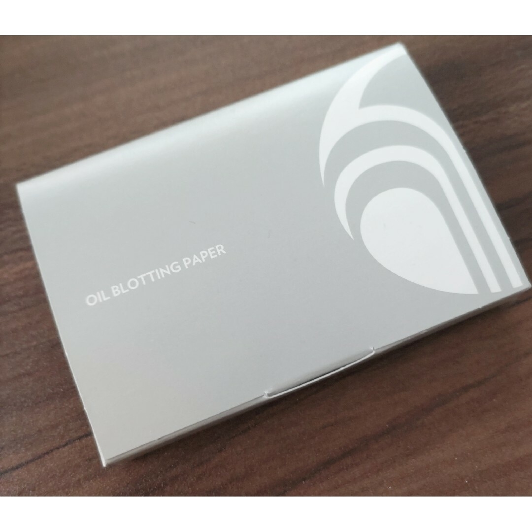 NU SKIN(ニュースキン)の【送料無料】ニュースキン　あぶらとり紙(限定デザインA・B)　2箱セット コスメ/美容のメイク道具/ケアグッズ(あぶらとり紙)の商品写真