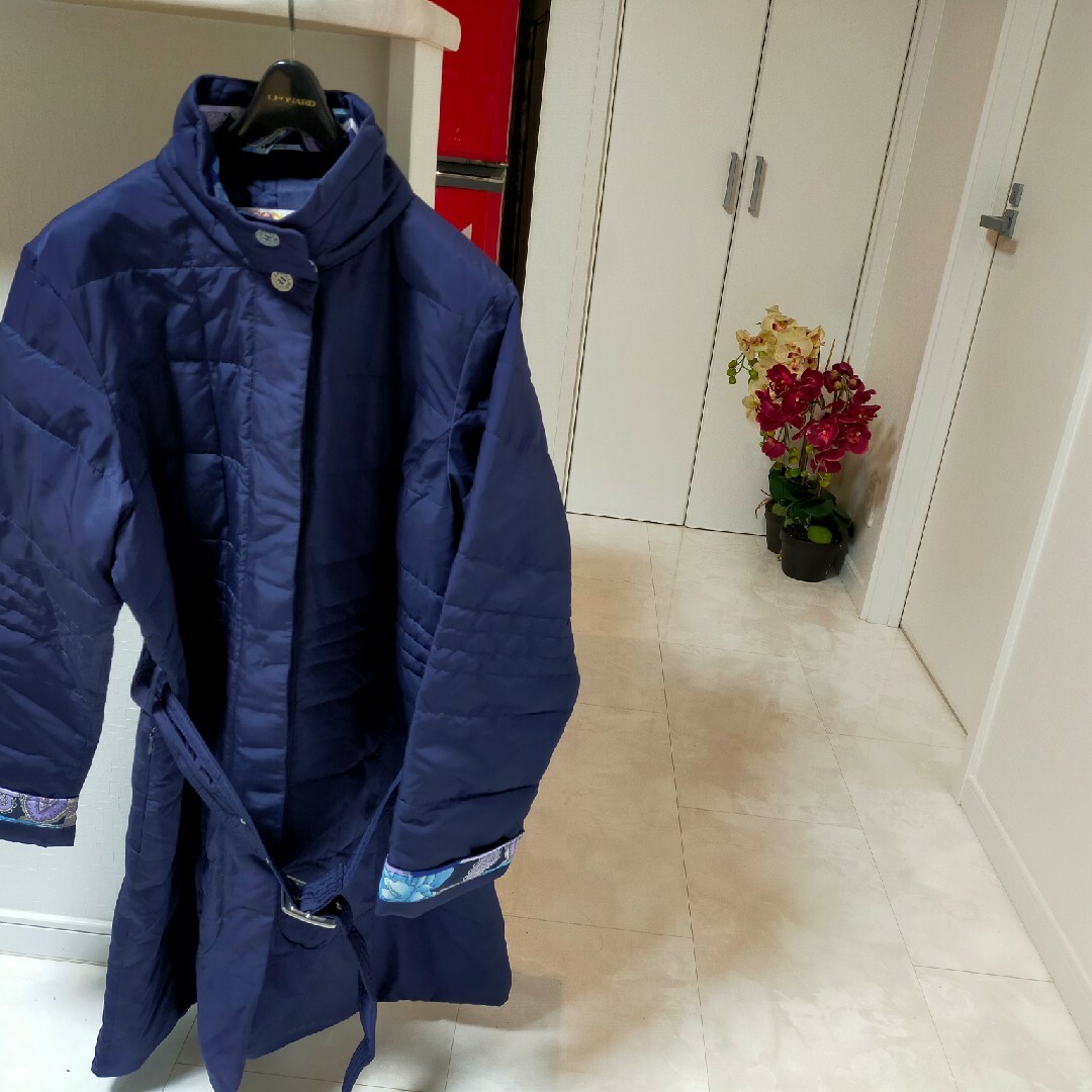 LEONARD(レオナール)のレオナール　フーデッド　2way コート　フラワープリント　ネイビー レディースのジャケット/アウター(その他)の商品写真