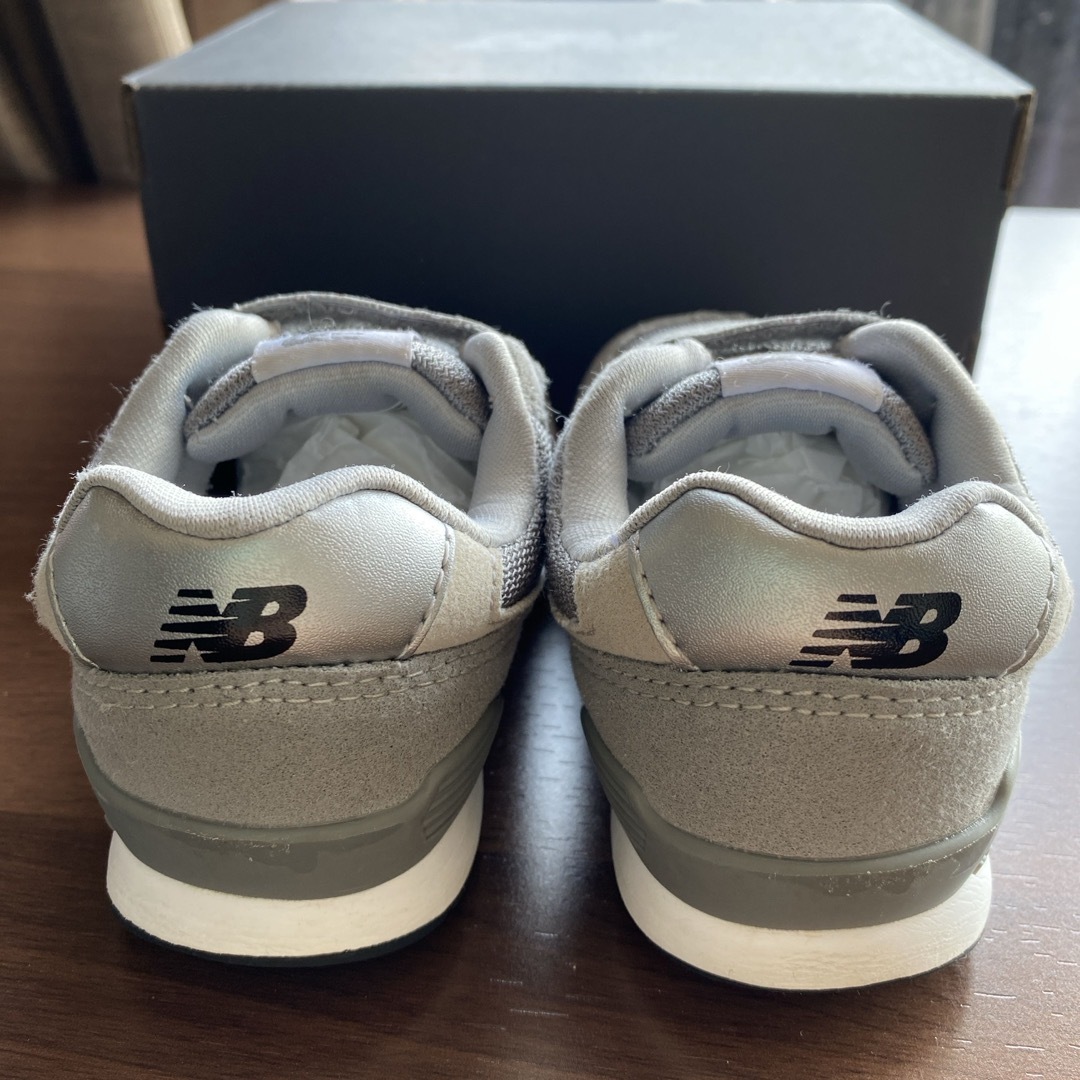 996(New Balance)(キュウキュウロク)のニューバランス996 グレー(16cm) キッズ/ベビー/マタニティのキッズ靴/シューズ(15cm~)(スニーカー)の商品写真