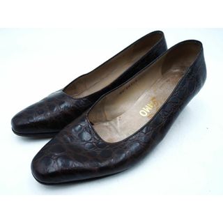 フェラガモ(Ferragamo)のSalvatore Ferragamo サルヴァトーレフェラガモ 型押し ミドルヒール パンプス size7.5(25cm)/ダークブラウン ■■ レディース(ハイヒール/パンプス)