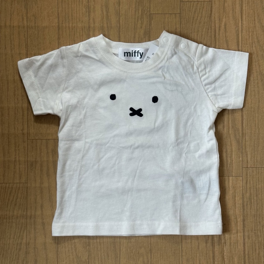 しまむら(シマムラ)のミッフィー　Tシャツ　お顔刺繍　80 キッズ/ベビー/マタニティのベビー服(~85cm)(Ｔシャツ)の商品写真