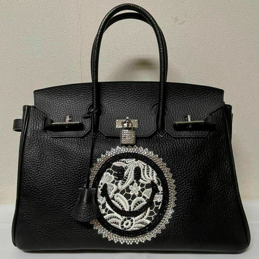 スマイルロゴ ラインストーン ケリーバッグ ハンドバッグ ブラック 美品 レディースのバッグ(ハンドバッグ)の商品写真