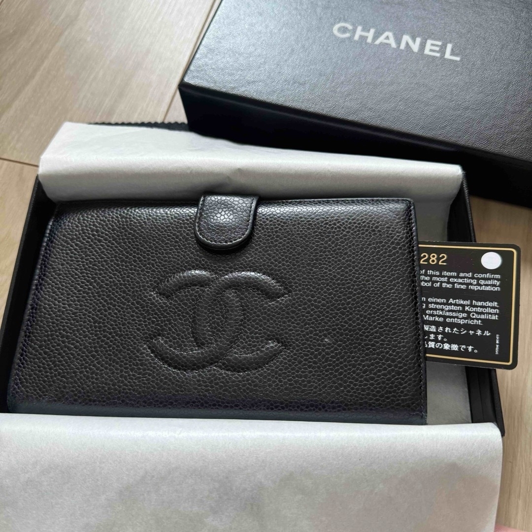 CHANEL(シャネル)のCHANEL キャビアスキン　長財布　ガマ口　二つ折り レディースのファッション小物(財布)の商品写真