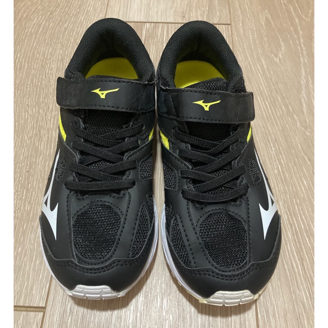 MIZUNO(ミズノ)のミズノスニーカー キッズ/ベビー/マタニティのキッズ靴/シューズ(15cm~)(スニーカー)の商品写真