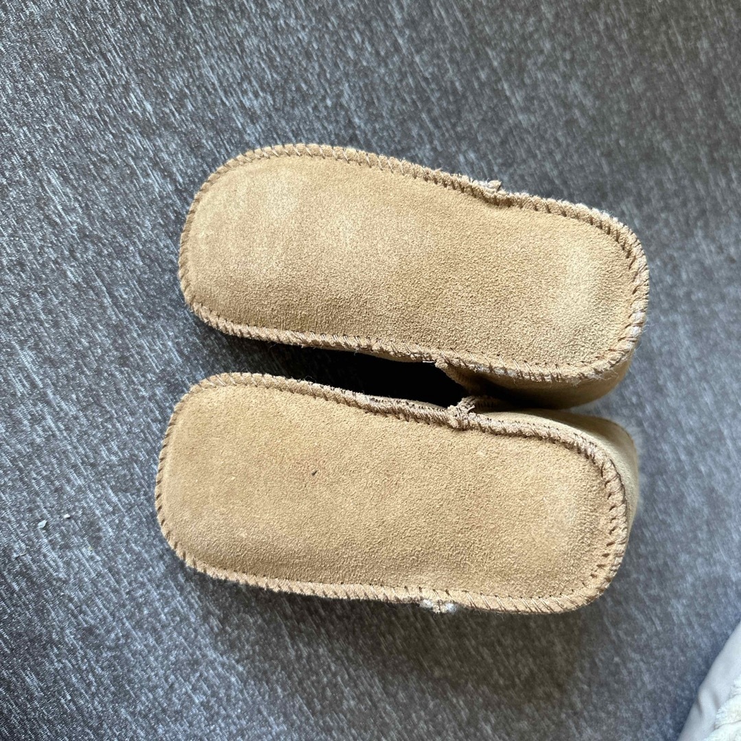 UGG(アグ)のUGG ベビームートン　L（14.5） キッズ/ベビー/マタニティのベビー靴/シューズ(~14cm)(ブーツ)の商品写真