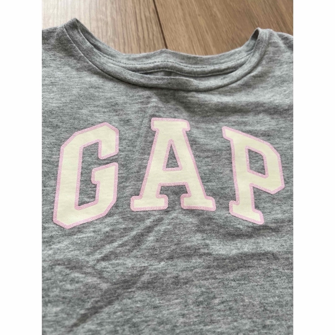 babyGAP(ベビーギャップ)のcham様　　　GAP  Tシャツ　90 キッズ/ベビー/マタニティのキッズ服女の子用(90cm~)(Tシャツ/カットソー)の商品写真