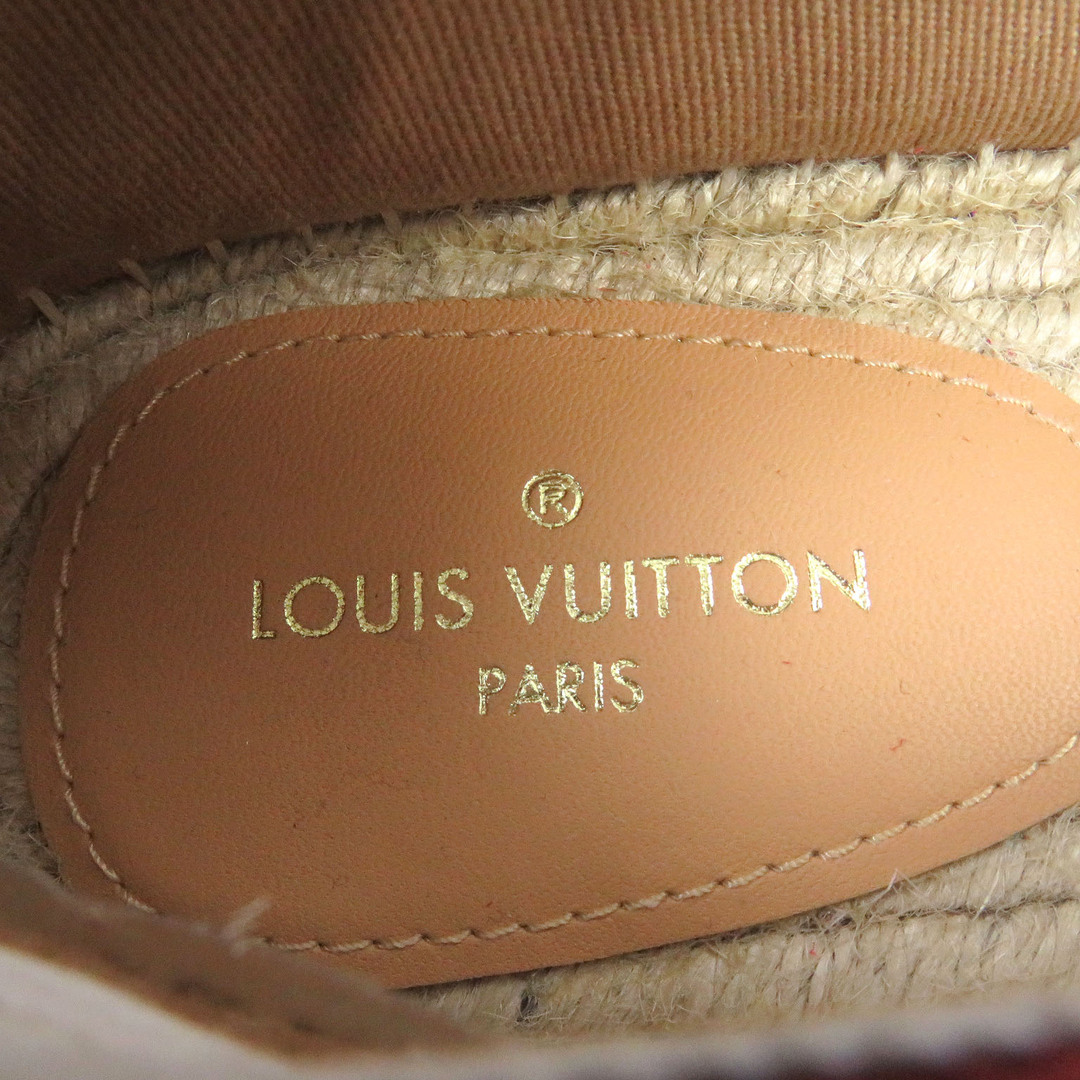 LOUIS VUITTON(ルイヴィトン)の未使用品 LOUIS VUITTON ルイヴィトン 2019年製 ボーダー LVロゴ刺繍 スウェード使い エスパドリーユ スリッポン レッド 6 イタリア製 メンズ メンズの靴/シューズ(スリッポン/モカシン)の商品写真