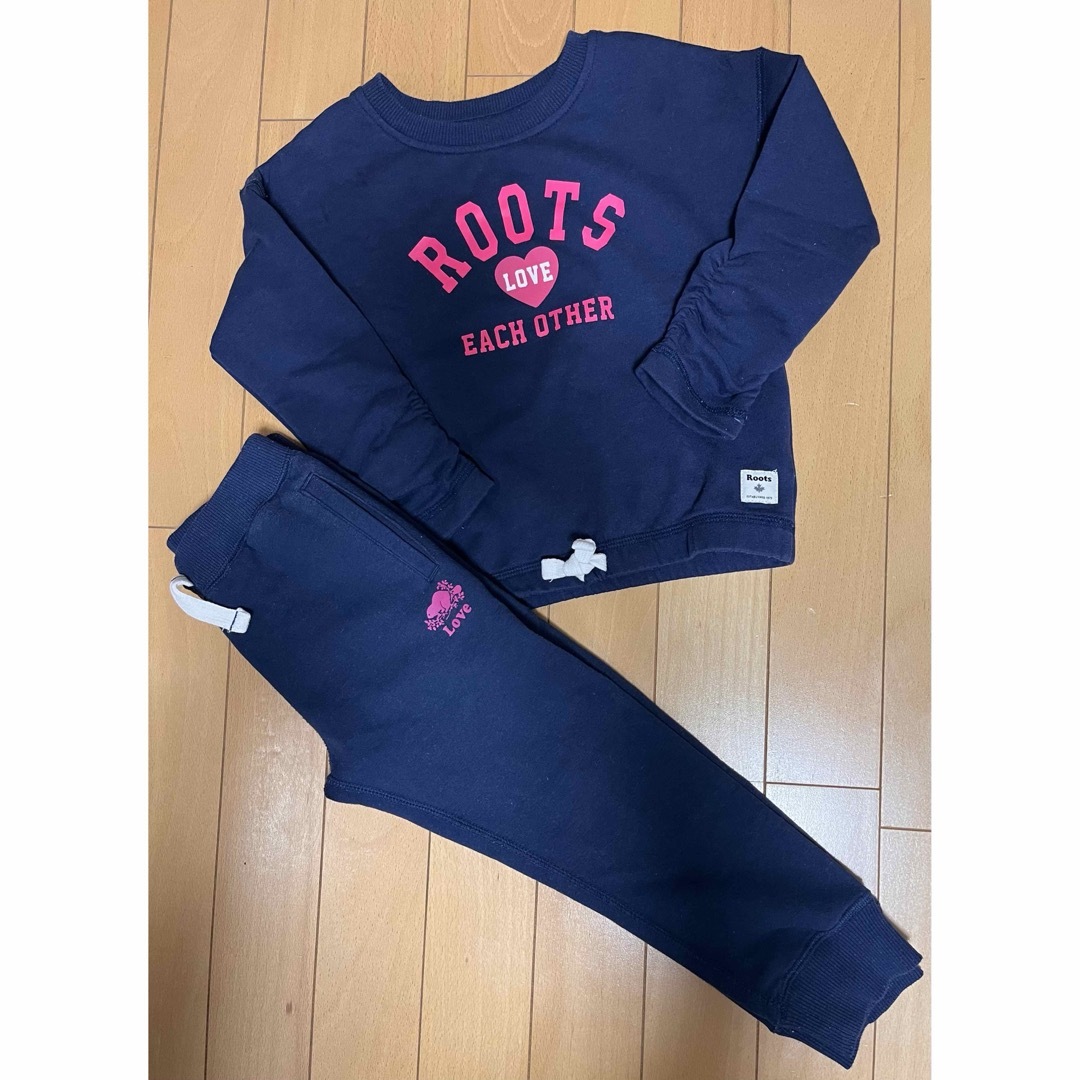 ZARA KIDS(ザラキッズ)のカナダ ROOTS ルーツ スウェット 上下セット キッズ/ベビー/マタニティのキッズ服女の子用(90cm~)(その他)の商品写真