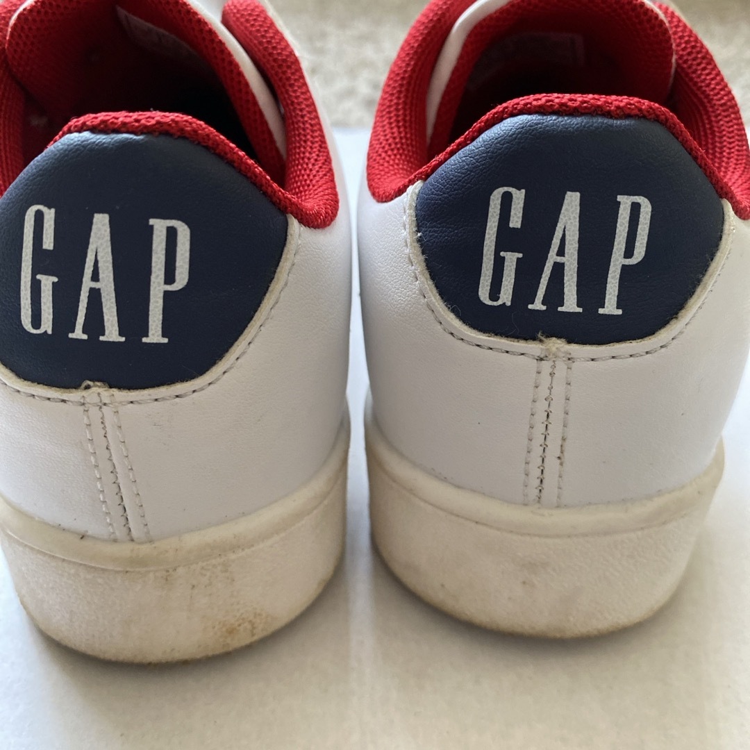GAP Kids(ギャップキッズ)の靴　デッキシューズ　21センチ　GAP スニーカー　シューズ キッズ/ベビー/マタニティのキッズ靴/シューズ(15cm~)(スニーカー)の商品写真