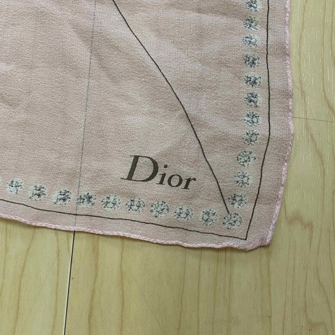 Christian Dior(クリスチャンディオール)のParfums クリスチャンディオール　スカーフ　ピンク　ロゴ　no.24 レディースのファッション小物(バンダナ/スカーフ)の商品写真