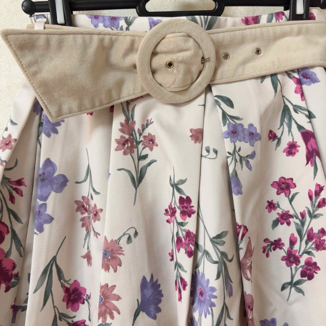 JILLSTUART(ジルスチュアート)のジルスチュアート ベロアベルト付きスカート レディースのスカート(ひざ丈スカート)の商品写真