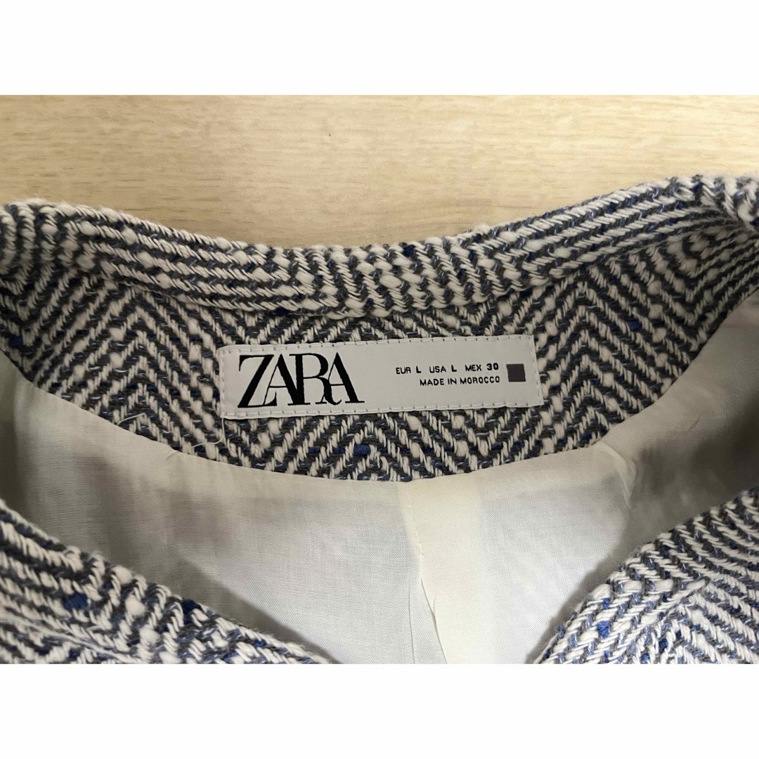 ZARA(ザラ)のZARA ショートテクスチャージャケット　L レディースのジャケット/アウター(ノーカラージャケット)の商品写真