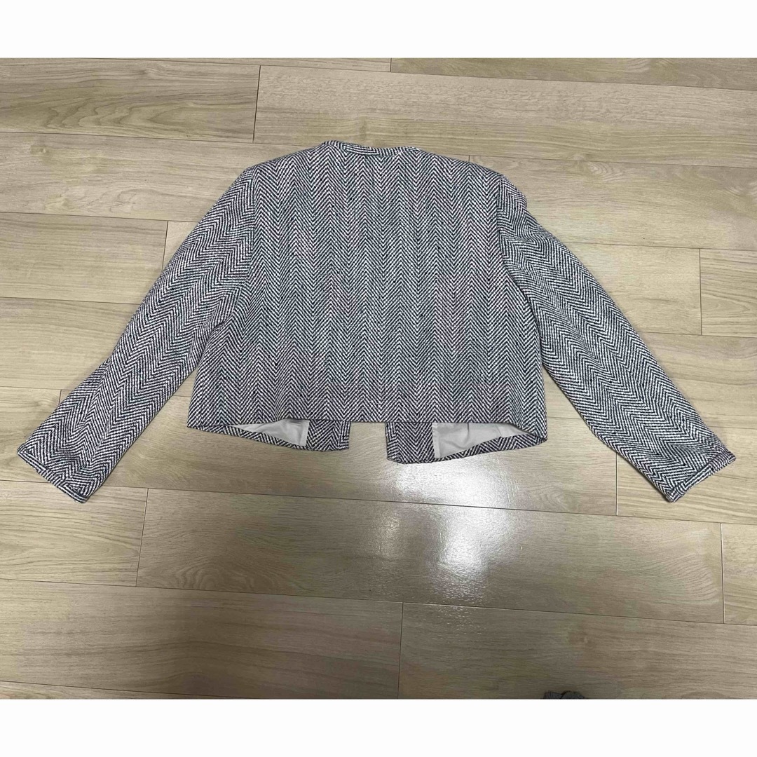 ZARA(ザラ)のZARA ショートテクスチャージャケット　L レディースのジャケット/アウター(ノーカラージャケット)の商品写真