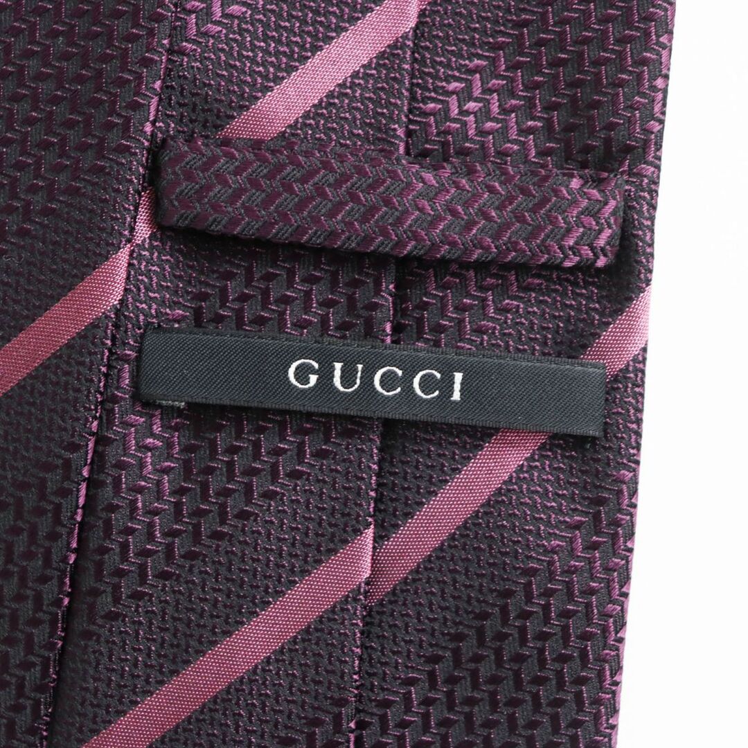 Gucci(グッチ)の未使用品●GUCCI グッチ シルク100％ レジメンタルストライプ柄 ネクタイ パープル系×ピンク イタリア製 メンズ ビジネスおすすめ◎ メンズのファッション小物(ネクタイ)の商品写真