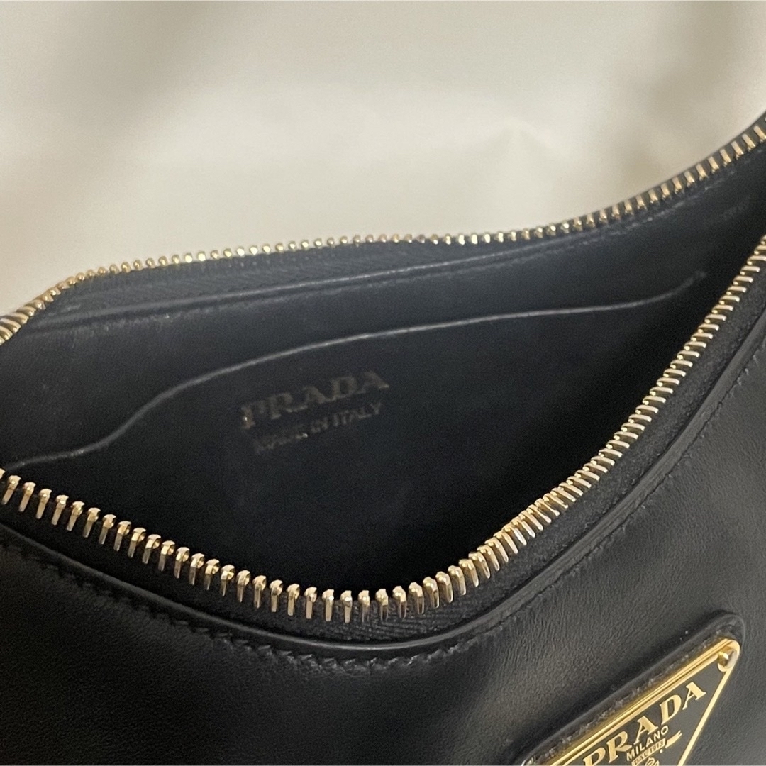 PRADA(プラダ)の プラダ アーケ Re-Nylon xブラッシュドレザー ショルダーバッグ レディースのバッグ(ショルダーバッグ)の商品写真