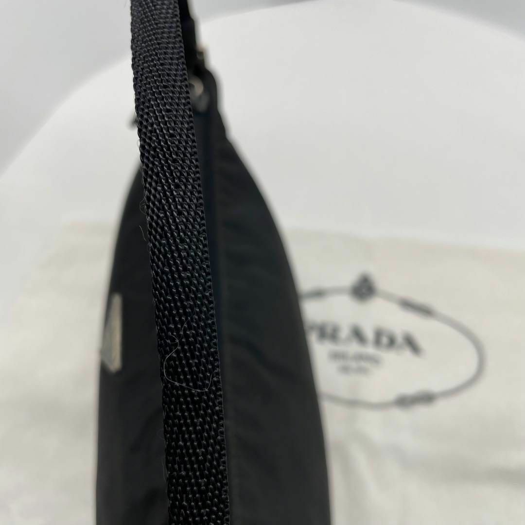 PRADA(プラダ)の61 美品　プラダ　ハンドバッグ　ポーチ　ミニバッグ　白タグ　三角ロゴ　ナイロン レディースのバッグ(ハンドバッグ)の商品写真