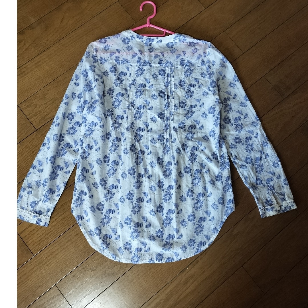 LAURA ASHLEY(ローラアシュレイ)のローラアシュレイ花柄ブラウス レディースのトップス(シャツ/ブラウス(長袖/七分))の商品写真