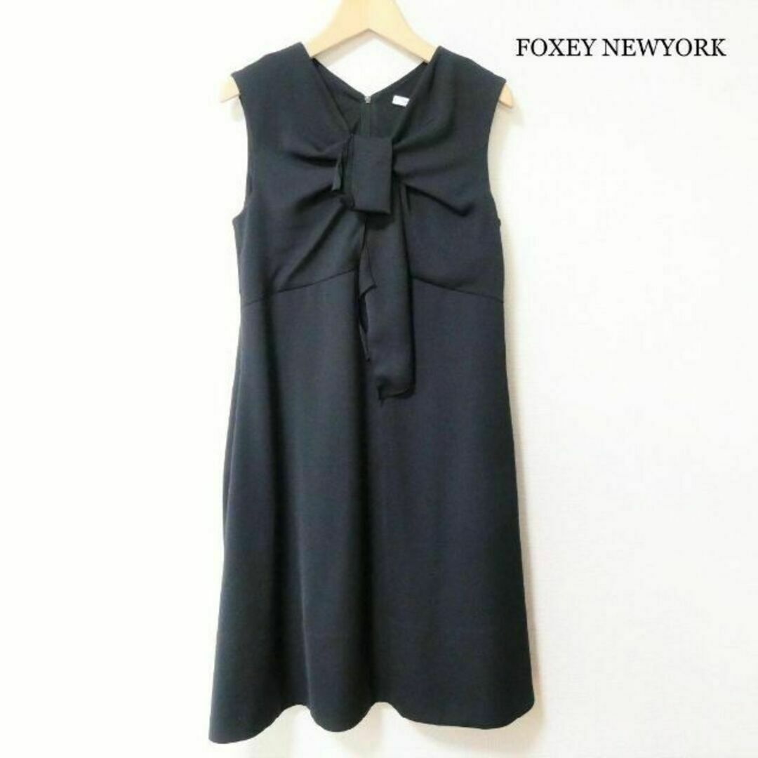 FOXEY NEW YORK(フォクシーニューヨーク)の美品 フォクシーニューヨーク とろみ リボン Vネック ノースリーブ ワンピース レディースのワンピース(ひざ丈ワンピース)の商品写真