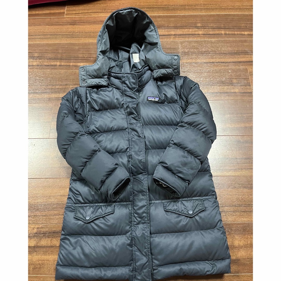 patagonia(パタゴニア)のロングダウンコート　パタゴニア　ネイビー　M10 キッズ/ベビー/マタニティのキッズ服女の子用(90cm~)(コート)の商品写真