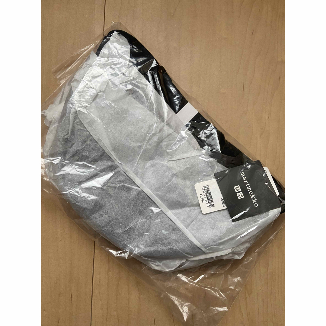 UNIQLO(ユニクロ)のユニクロ　マリメッコ　ショルダーバッグ　黒 レディースのバッグ(ショルダーバッグ)の商品写真