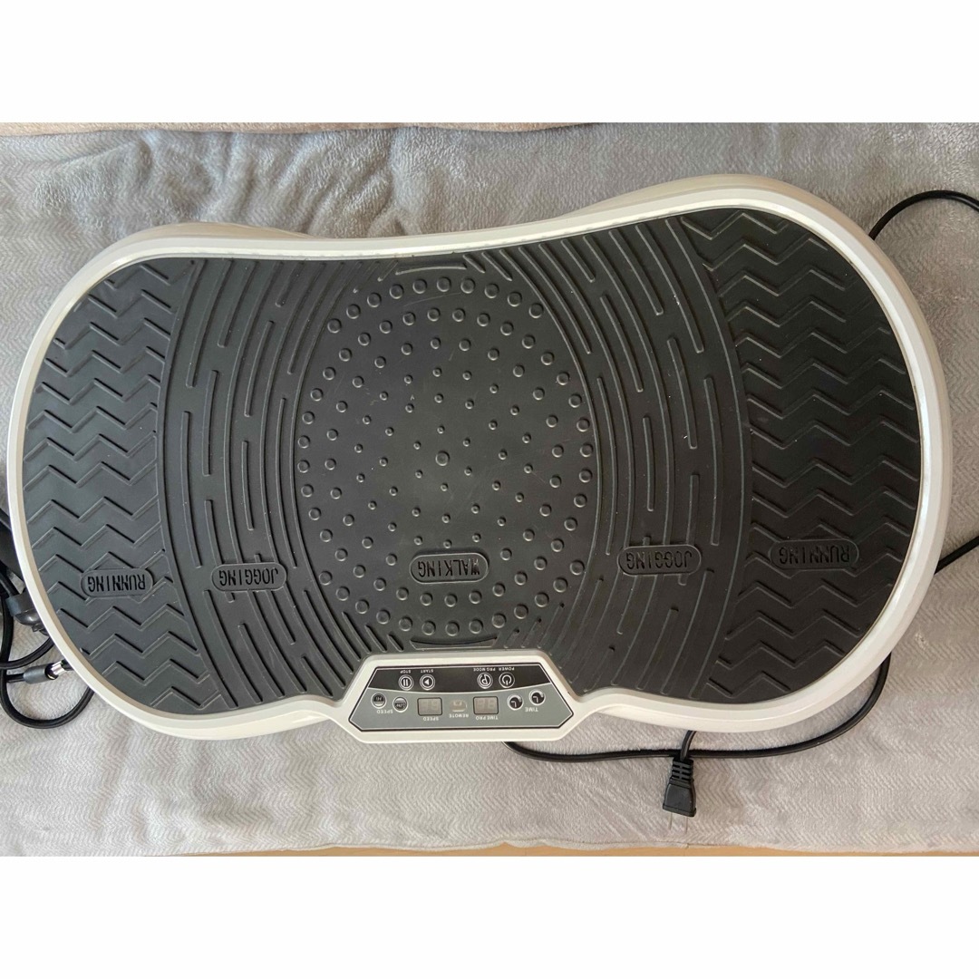 GG-01 Vibration plate ブルブル振動マシンエクササイズ  コスメ/美容のダイエット(エクササイズ用品)の商品写真