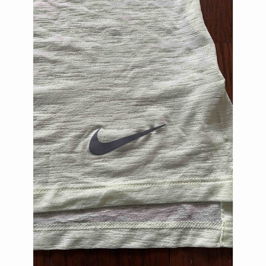 NIKE(ナイキ)のお値下げ中　NIKEトップス　美品💕 レディースのトップス(タンクトップ)の商品写真