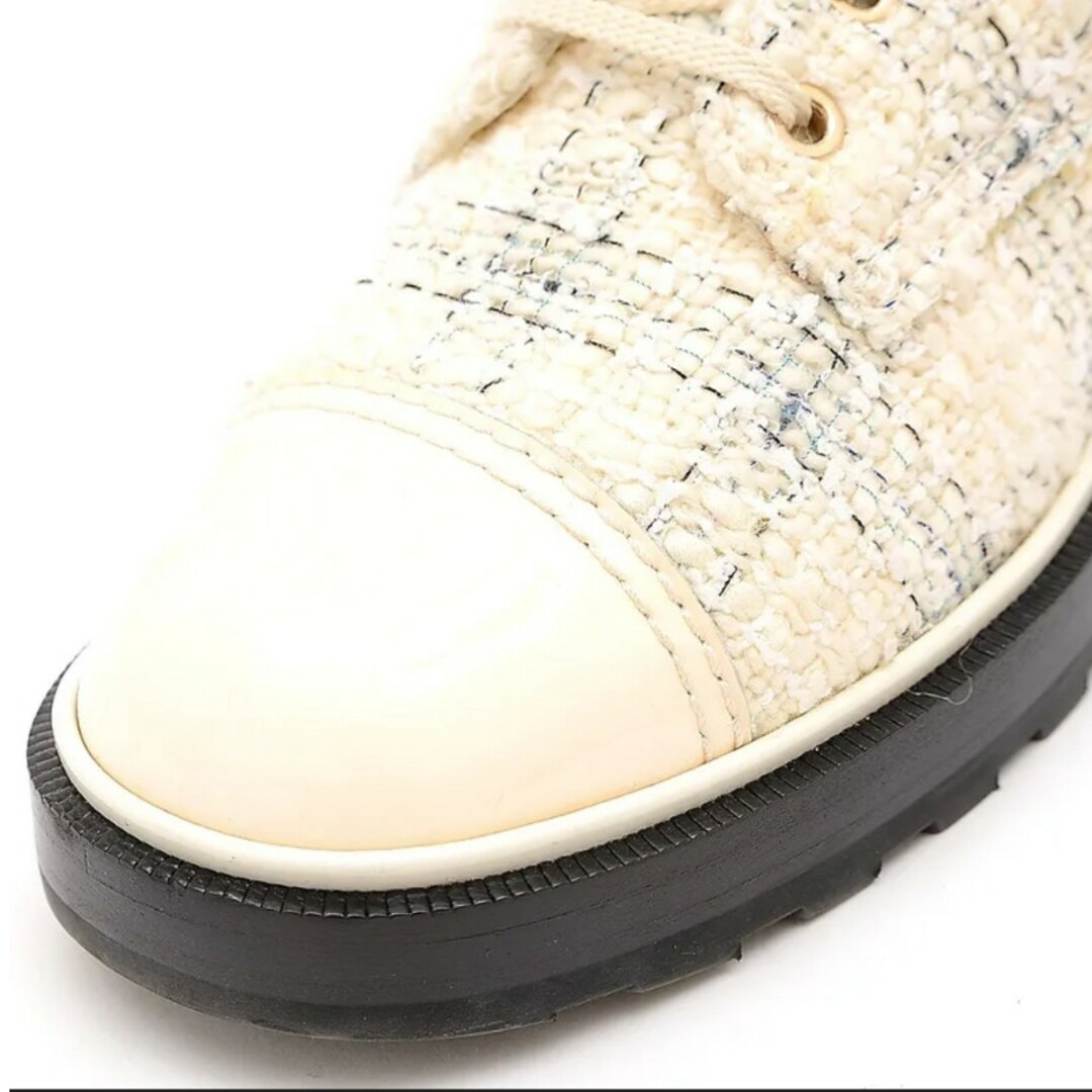 CHANEL(シャネル)のシャネル　春ツイード　ココマーク　ショートブーツ レディースの靴/シューズ(ブーツ)の商品写真