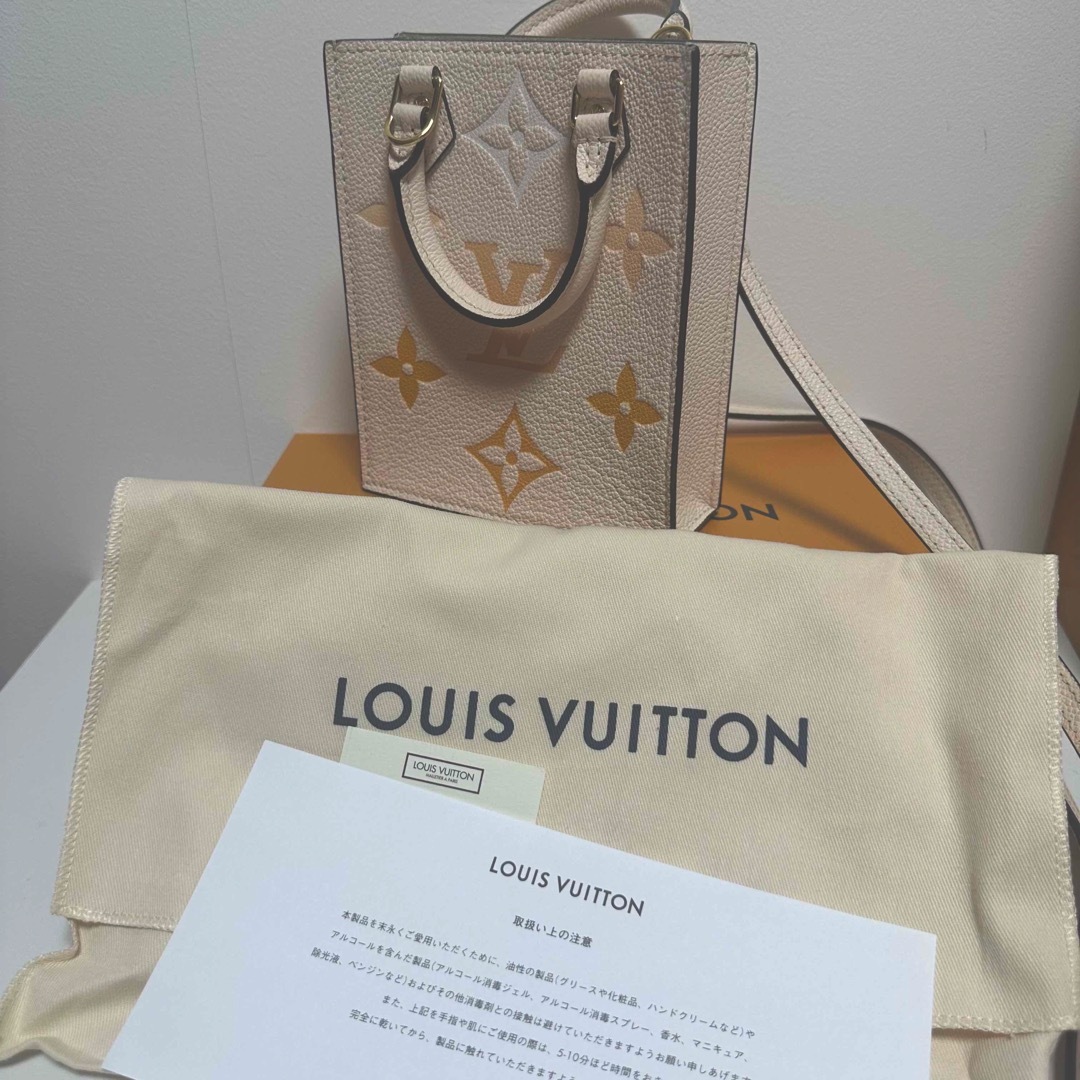 LOUIS VUITTON(ルイヴィトン)の限定コレクションLOUIS VUITTON プティットサックプラ レディースのバッグ(ハンドバッグ)の商品写真