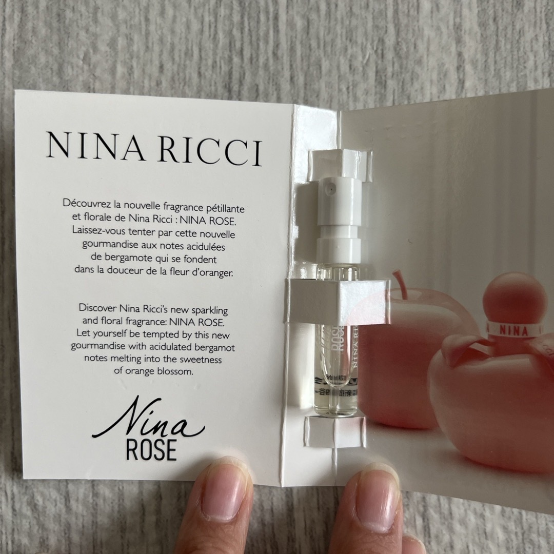 NINA RICCI(ニナリッチ)のニナリッチ ＊ ニナ ローズ オーデトワレ オードトワレ 1.5ml  コスメ/美容の香水(香水(女性用))の商品写真