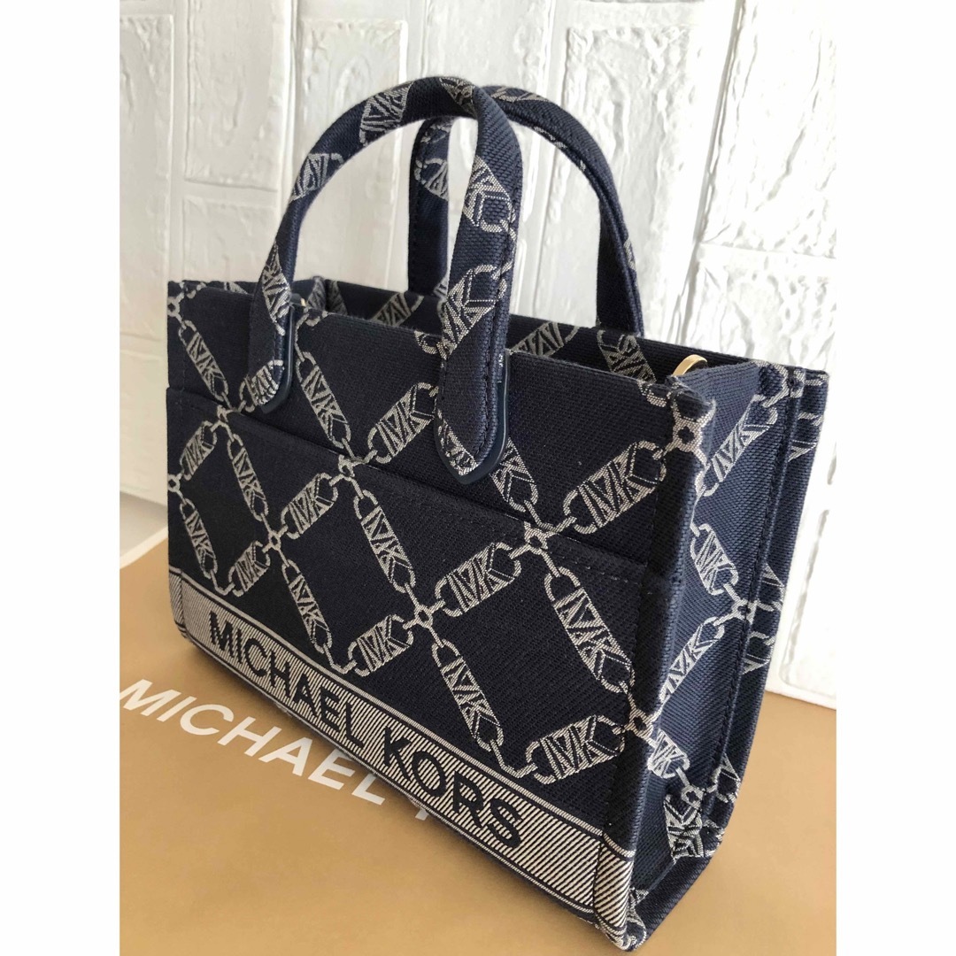 Michael Kors(マイケルコース)のマイケルコース　ショルダーバッグ　トートバッグ　ネイビー　新品 レディースのバッグ(トートバッグ)の商品写真