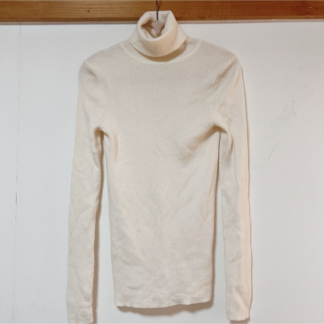 UNIQLO - ユニクロ タートルセーター サイズL クリーム色の通販 UNIQLO - ユニクロ タートルセーター サイズL クリーム色の通販