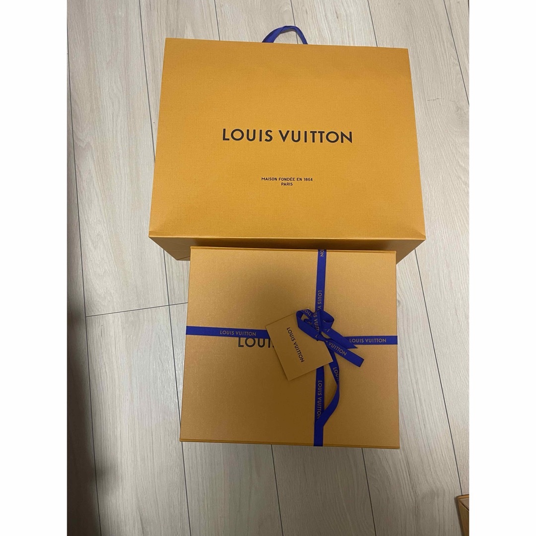 空箱】Louis Vuitton 2024 ひしめく クリスマス限定 ギフBOX 紙袋 空箱】Louis Vuitton 2024 ひしめく クリスマス限定 ギフBOX 紙袋