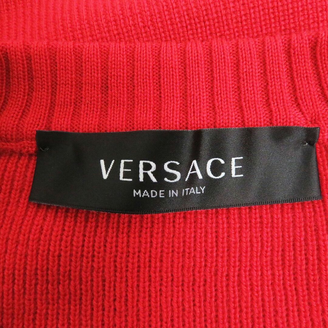 VERSACE(ヴェルサーチ)の極美品□2020年製 VERSACE/ヴェルサーチ A85042 アームロゴ刺繍 ウール100％ ロングスリーブ 長袖ニット/セーター レッド 40 伊製 正規品 メンズのトップス(ニット/セーター)の商品写真