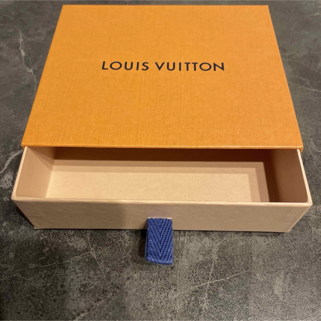 LOUIS VUITTON(ルイヴィトン)のルイヴィトン 箱 ショッピングバッグ リボン レディースのバッグ(ショップ袋)の商品写真