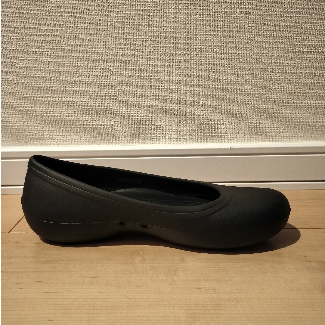 crocs(クロックス)のみすず様　クロックス　アット ワーク フラット  w7 ブラック　新品未使用 レディースの靴/シューズ(ハイヒール/パンプス)の商品写真