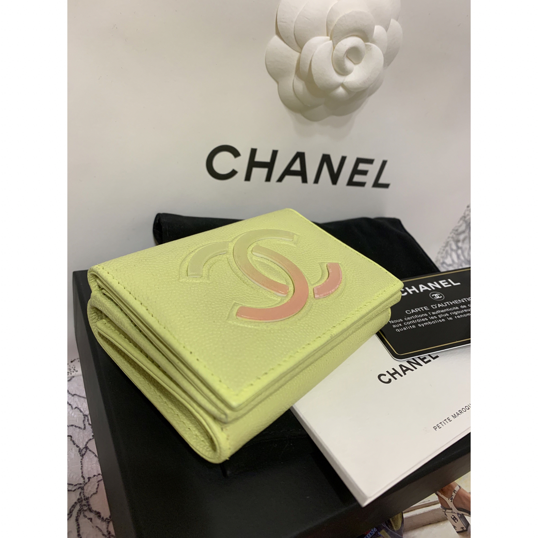 CHANEL(シャネル)の極美品♡海外限定CHANELグラデCOCOコンパクトウォレット♡ メンズのファッション小物(折り財布)の商品写真